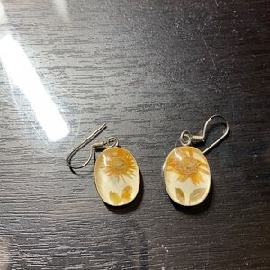 Flower embossed earrings